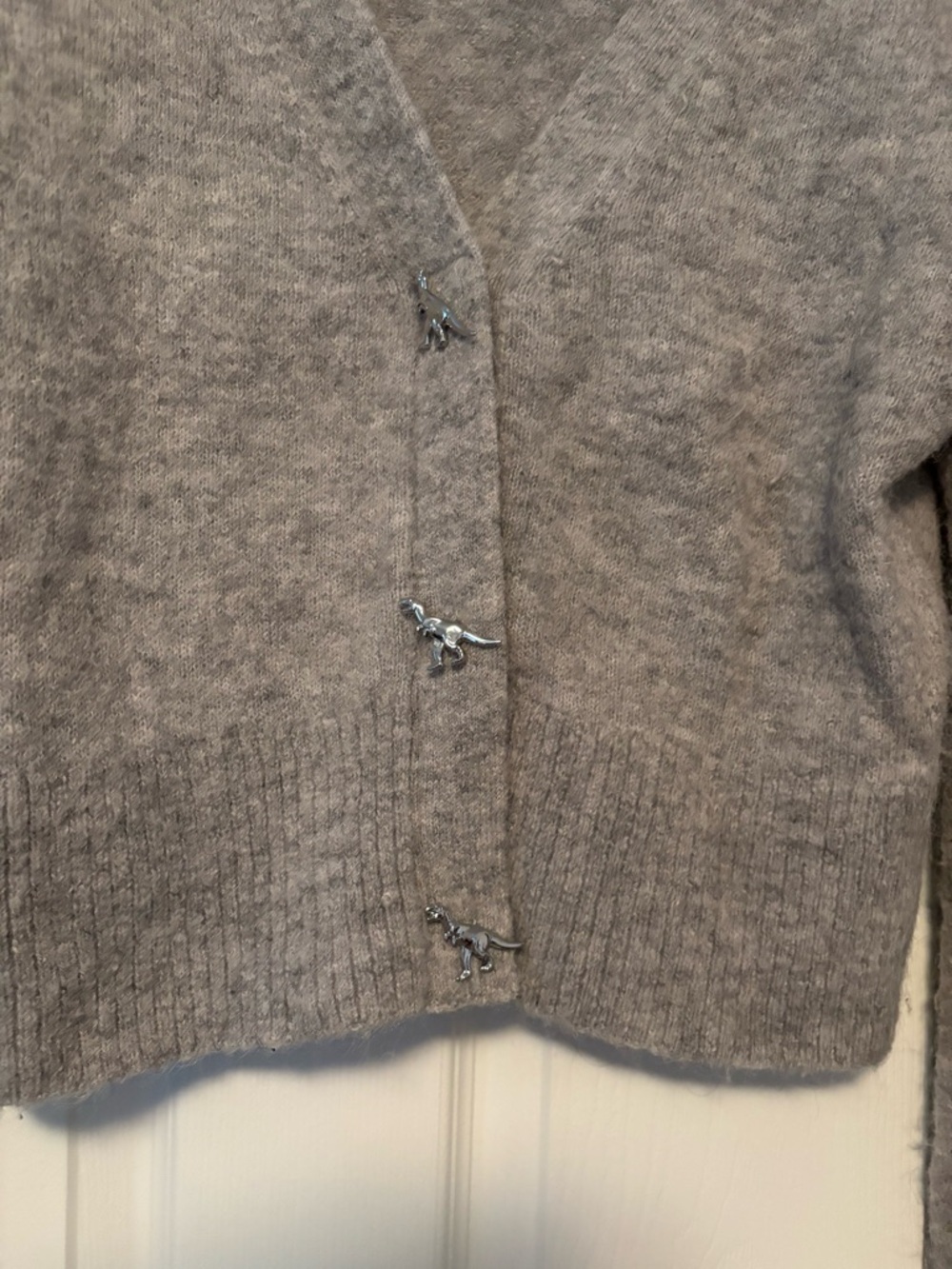 & Other Stories
Women's Grey Dinosaur Button Knit Cardigan small - Picture 11 of 13